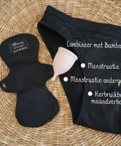 Bamboozy Menstruatiecup Maat M Herbruikbare Menstruatie Cup Period Duurzaam Menstrueren Zero Waste -NIVEA Shop 550x550 1570