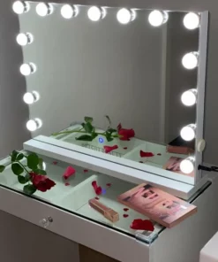 Bright Beauty Vanity Hollywood Make Up Spiegel Met Verlichting - 58 Cm X 43 Cm - Zonder Rand - Drie Lichtstanden - Wit 9 Bright Beauty Vanity Hollywood Make Up Spiegel Met Verlichting - 58 Cm X 43 Cm - Zonder Rand - Drie Lichtstanden - Wit -NIVEA Shop 550x711 1