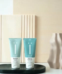Naïf Shampoo & Conditioner - Haarverzorging - Voordeelverpakking - 2 X 200ml - Met Natuurlijke Ingrediënten -NIVEA Shop 550x813 1